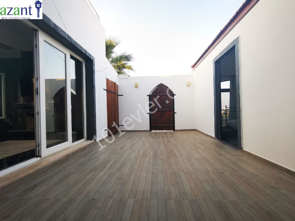 4 Bedroom Villa with Private Pool in Karsiyaka