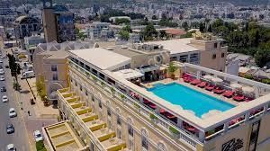 TO RENT, LUXURY, THIRD FLOOR, 2 BEDROOM APARTMENT, IN THE CENTRE OF KYRENIA.