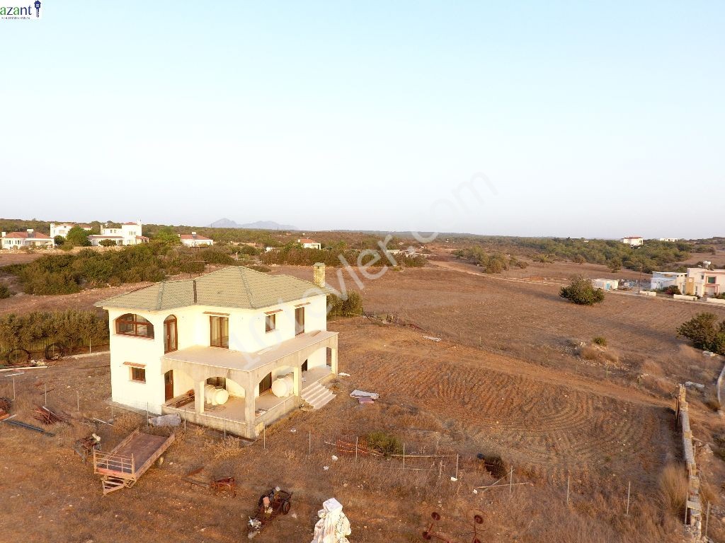 6.5 DONUM LAND WITH HOUSE IN AKDENIZ VILLAGE 