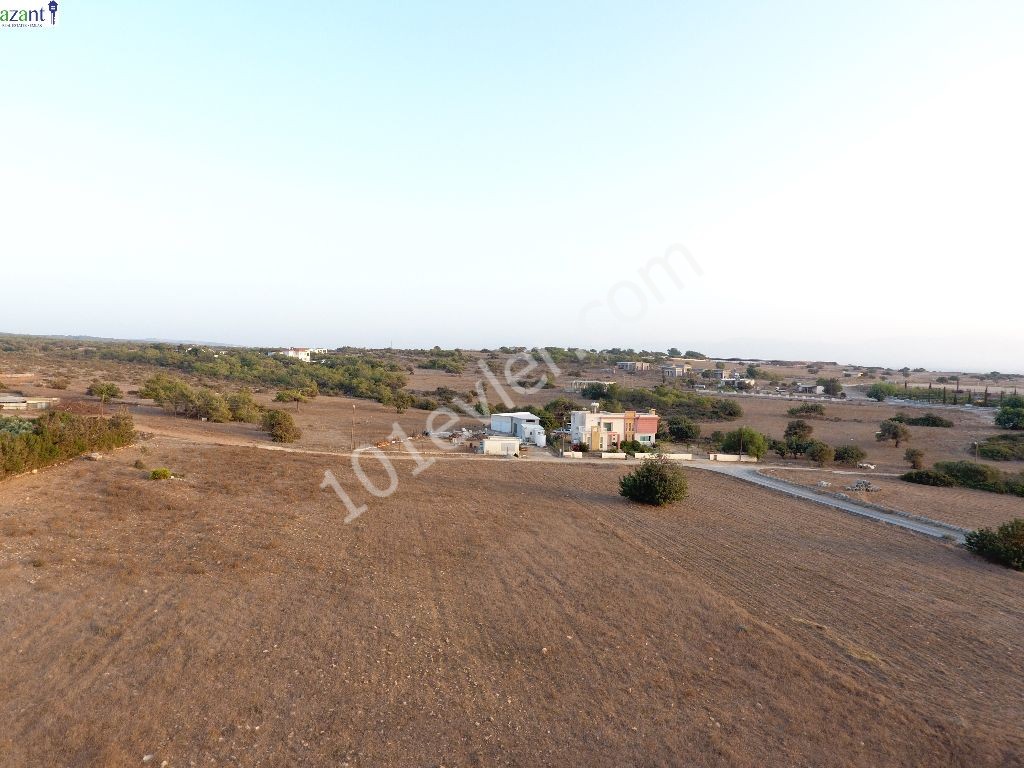 6.5 DONUM LAND WITH HOUSE IN AKDENIZ VILLAGE 