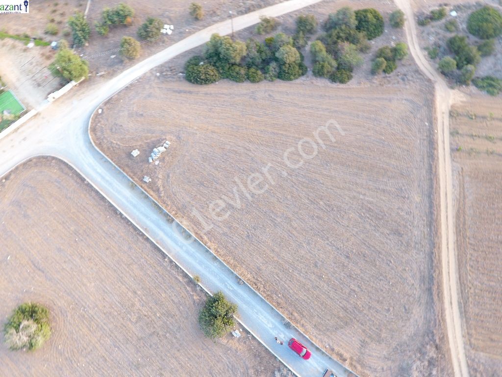 6.5 DONUM LAND WITH HOUSE IN AKDENIZ VILLAGE 