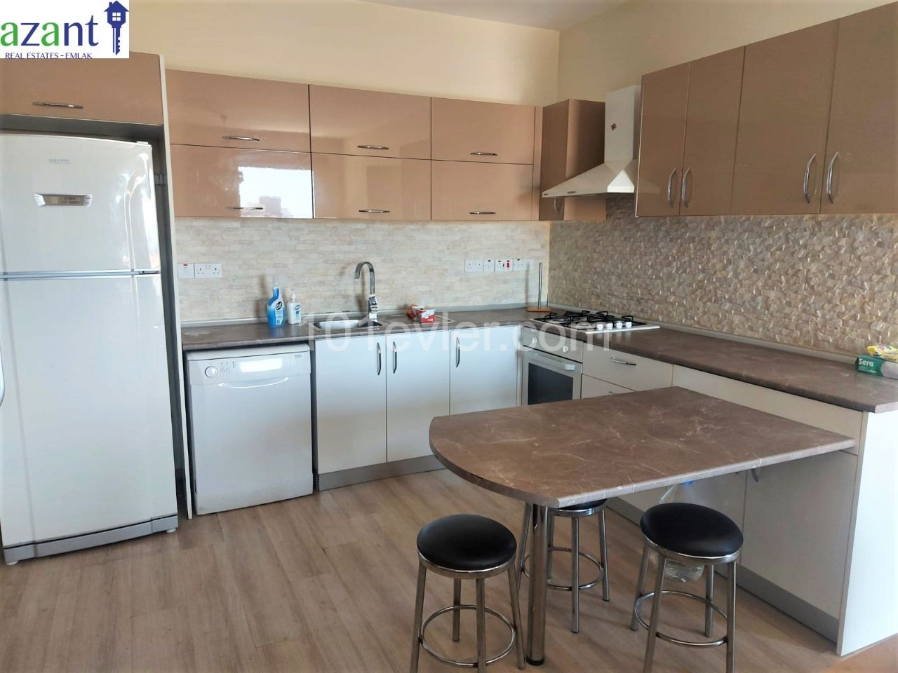 GİRNE'DE 3 YATAK ODALI MODERN DAİRE