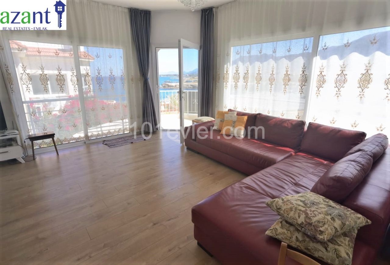 3 BEDROOMS PENTHOUSE WITH STUNNING VIEWS IN LAPTA