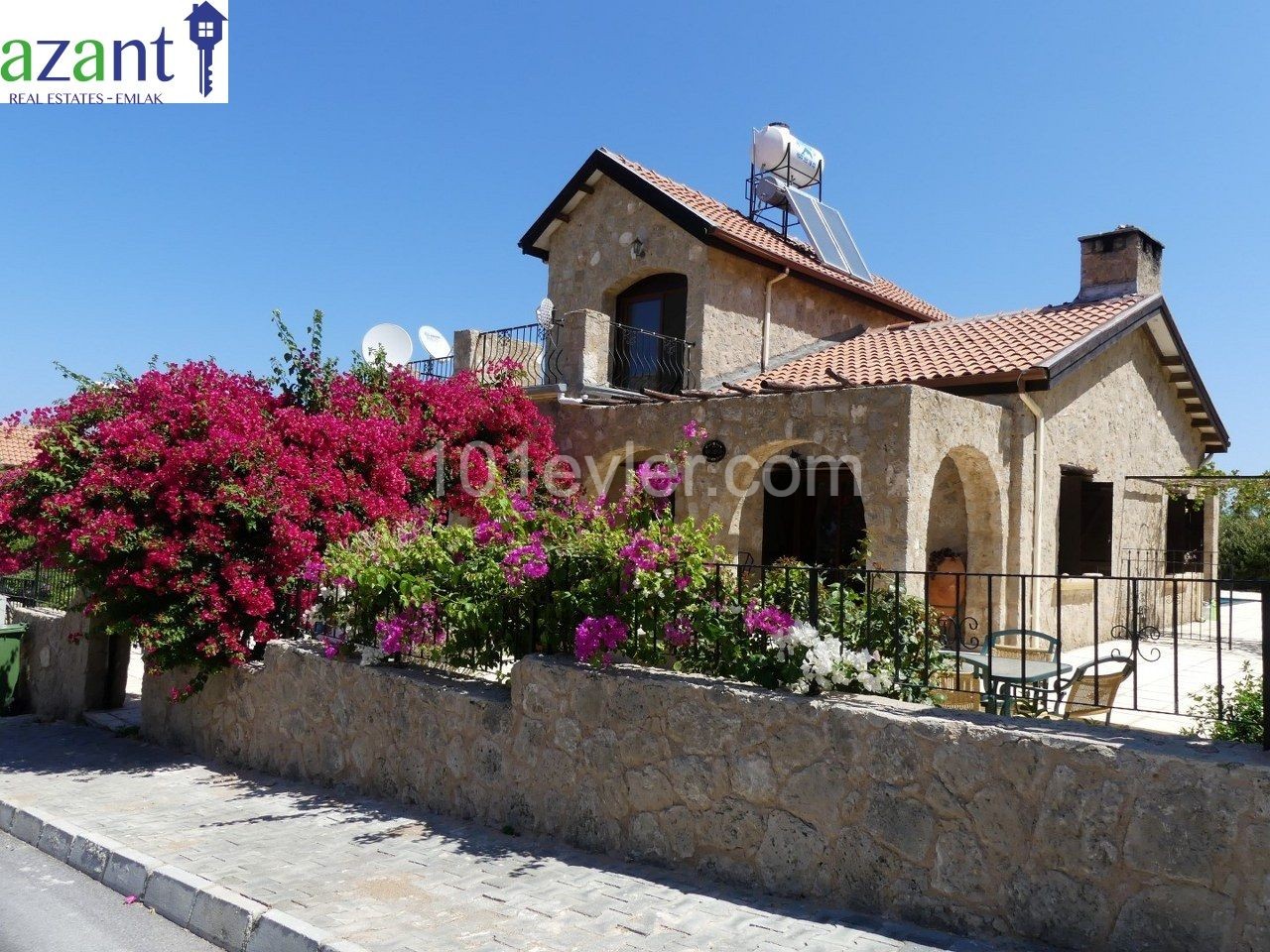 LUXURY STONEHOUSE WITH POOL IN KARSIYAKA