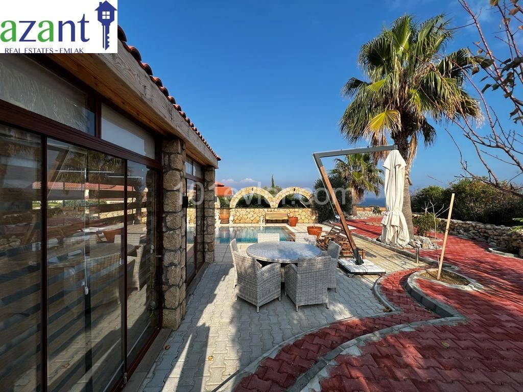 3 BEDROOM BUNGALOW WITH SWIMMING POOL IN KAYALAR