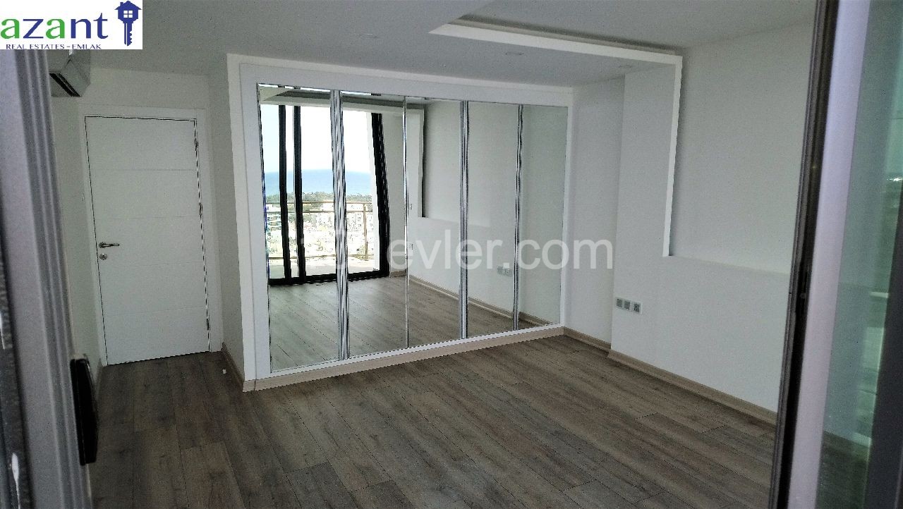 LUXUS-PENTHOUSE IM HÖCHSTEN GEBÄUDE MIT BLICK AUF KYRENIA ** 