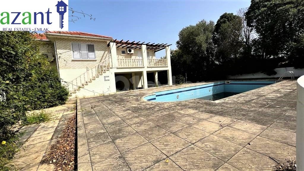 3-ZIMMER-VILLA MIT POOL IN ALSANCAK ** 