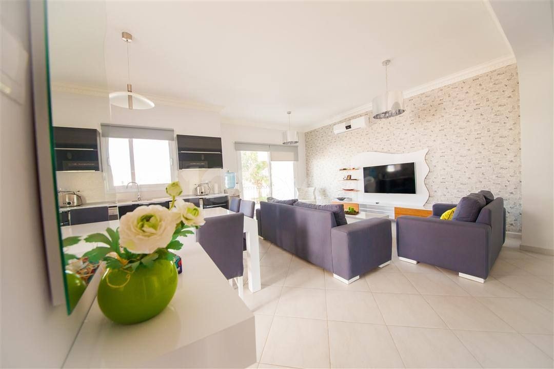 3 BEDROOM APARTMENT IN ESENTEPE