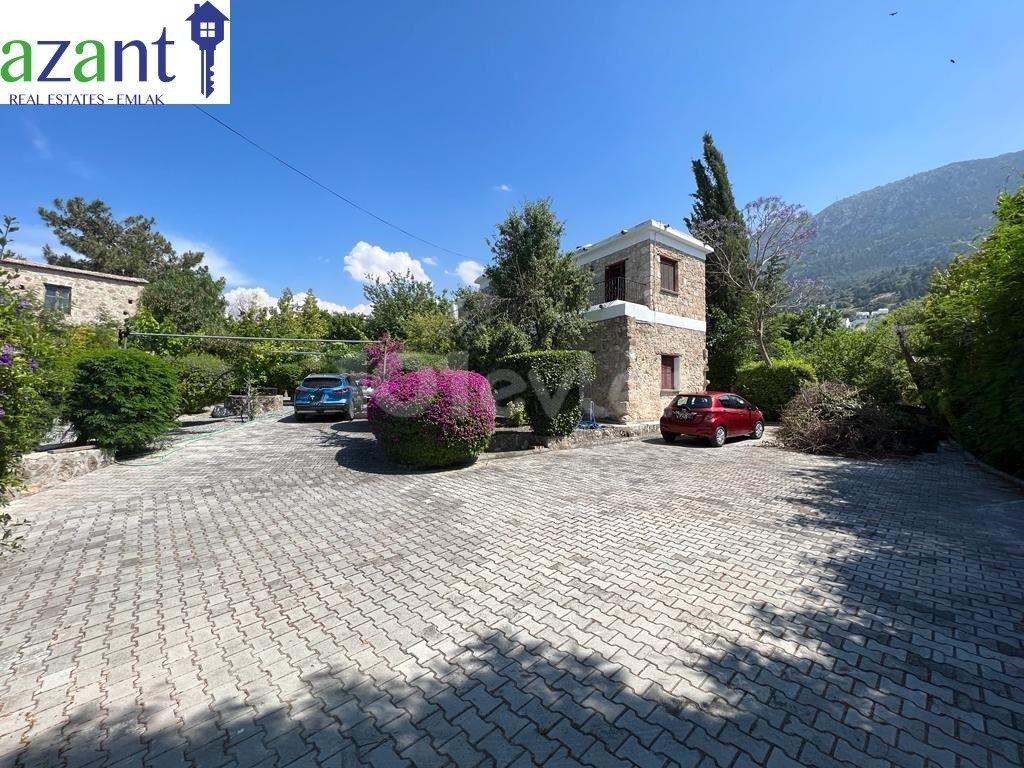 4 BEDROOM STONE VILLA IN LAPTA