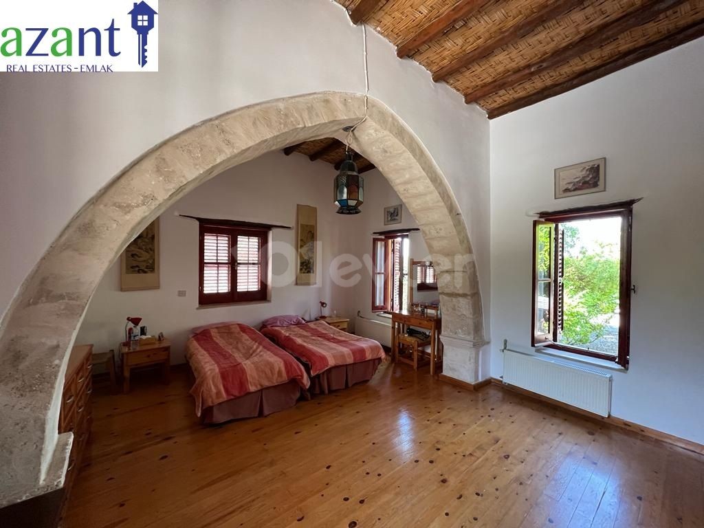 4 BEDROOM STONE VILLA IN LAPTA