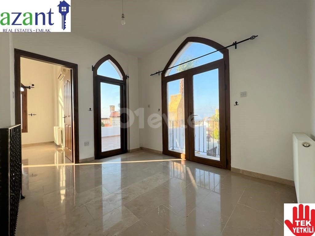 3-ZIMMER-VILLA MIT HERRLICHER AUSSICHT IN KARSIYAKA ** 