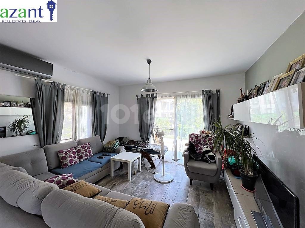 DETACHED HOUSE WITH 2 APARTMENTS AND PRIVATE GARDEN