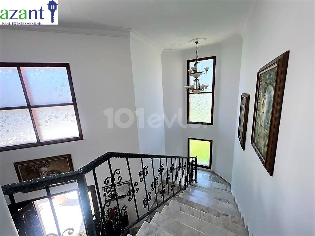 LARGE VILLA IN EDREMIT FOR SALE