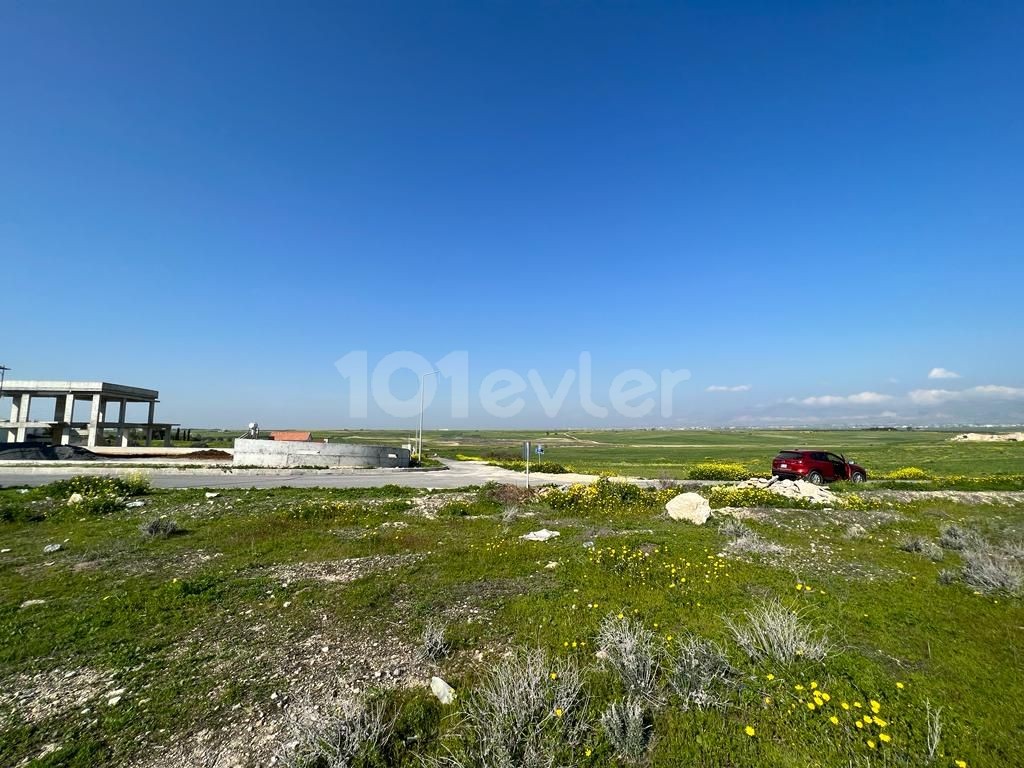 TÜRKISCHES LAND ZUM VERKAUF ** 