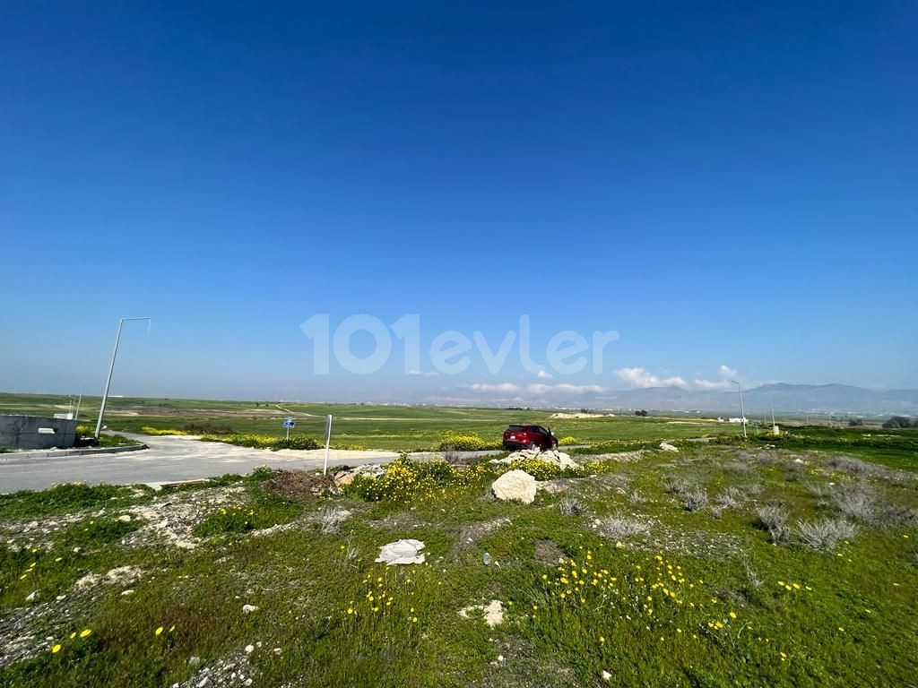 TÜRKISCHES LAND ZUM VERKAUF ** 