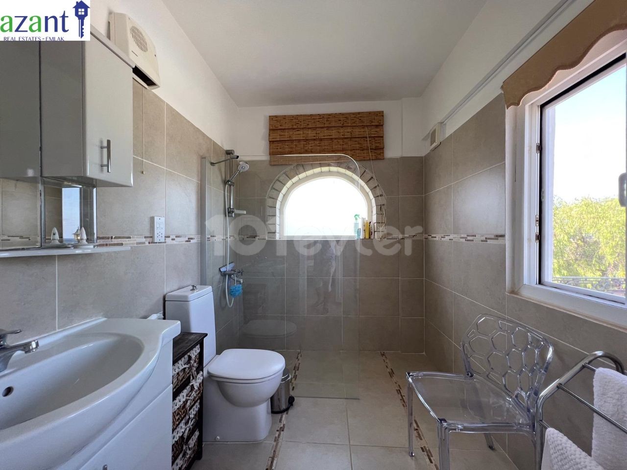 MAGNIFICENT 4+2 VILLA IN  KARŞIYAKA 50M FROM SEA