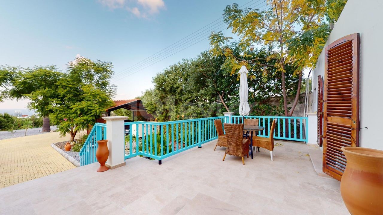 Villa With Spectacular  Sea and Mountain Views  in Lapta