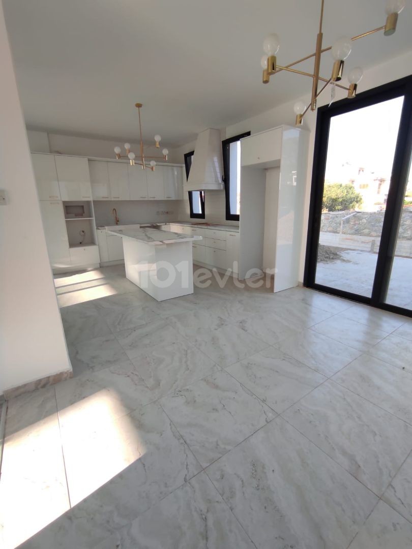 Alsancak'da 4+1 Şahane Villa