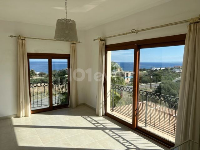 3 BEDROOM VİLLA WITH  TERRACE AND SWIMMING POOL IN KAYALAR.