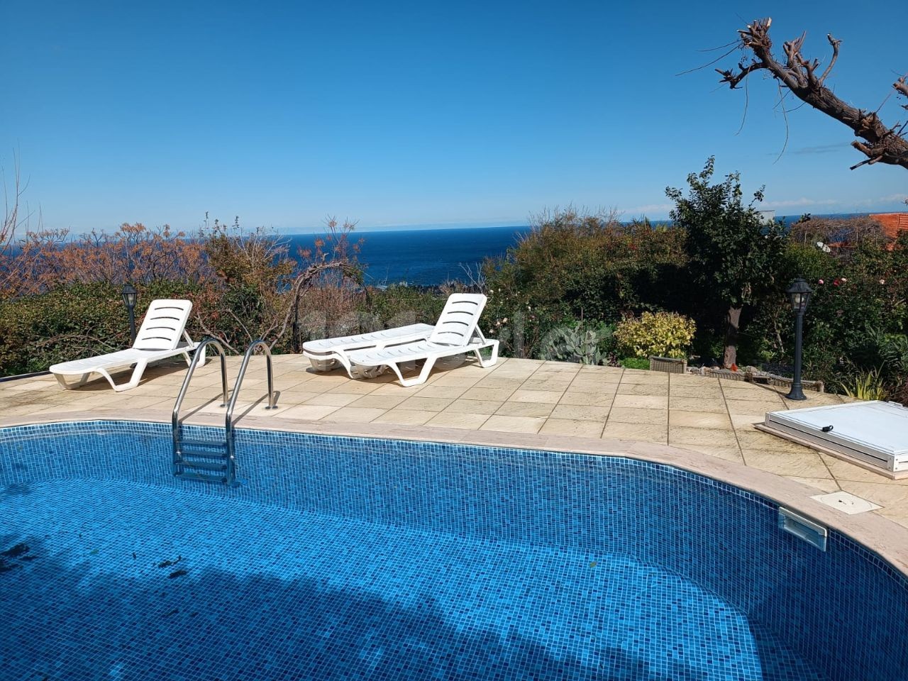 VILLA MIT PERFEKTER AUSSICHT UND PRIVATEM POOL IN LAPTA BAŞPINAR