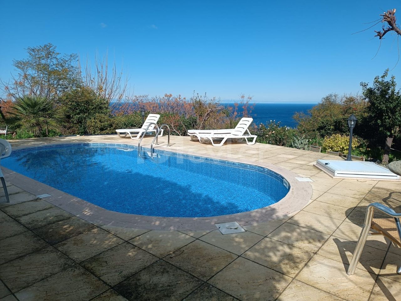 VILLA MIT PERFEKTER AUSSICHT UND PRIVATEM POOL IN LAPTA BAŞPINAR