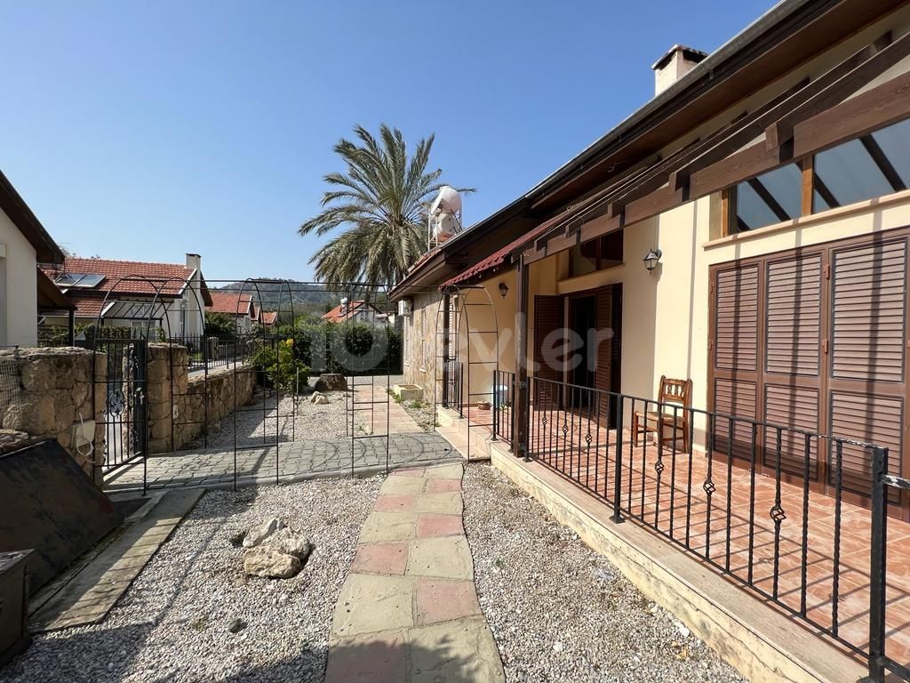 KARŞIYAKA'DA 2+1 BUNGALOW