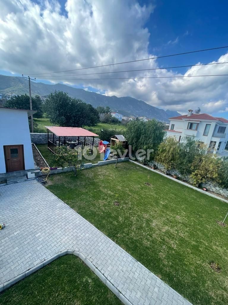 LUXURIÖSE 5+2 VILLA ZUR MIETE IN ALSANCAK