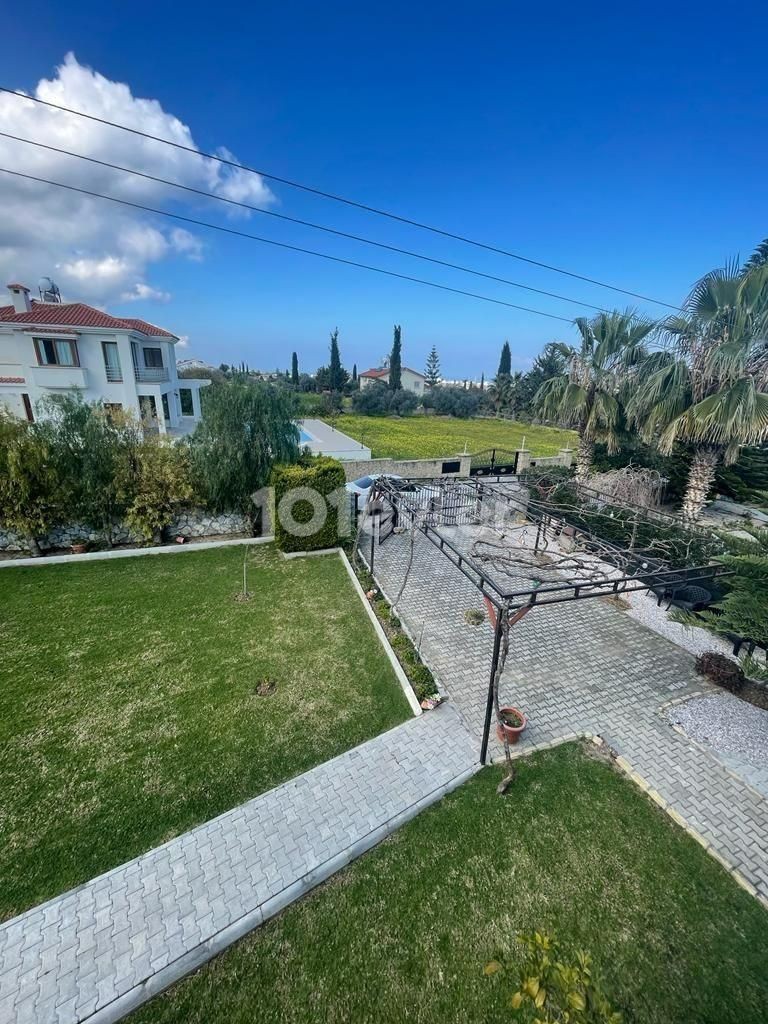 LUXURIÖSE 5+2 VILLA ZUR MIETE IN ALSANCAK