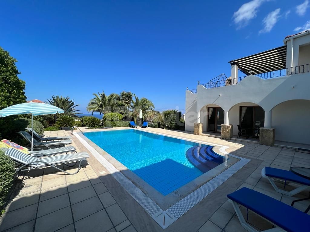 Introducing An Exquisite L-shape 4+1  Villa With Private Pool