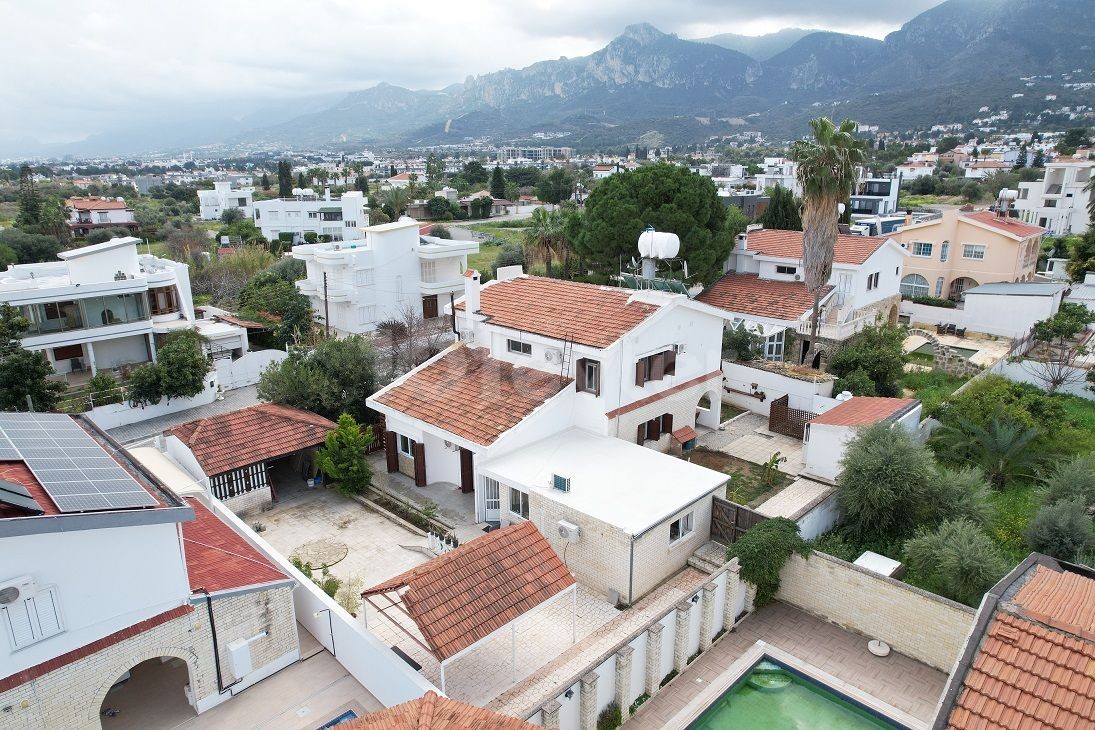 Wunderschöne Villa mit 4 Schlafzimmern in Edremit