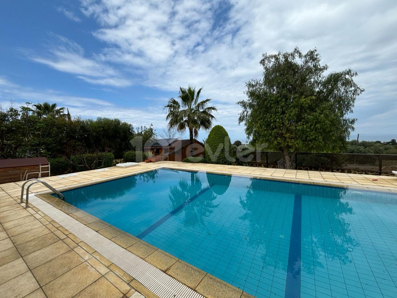 Elegante Villa mit 3 Schlafzimmern und privatem Pool