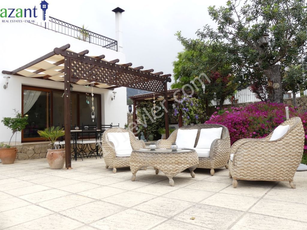 STUNNING 3 BEDROOM VILLA WITH POOL AND GARDEN