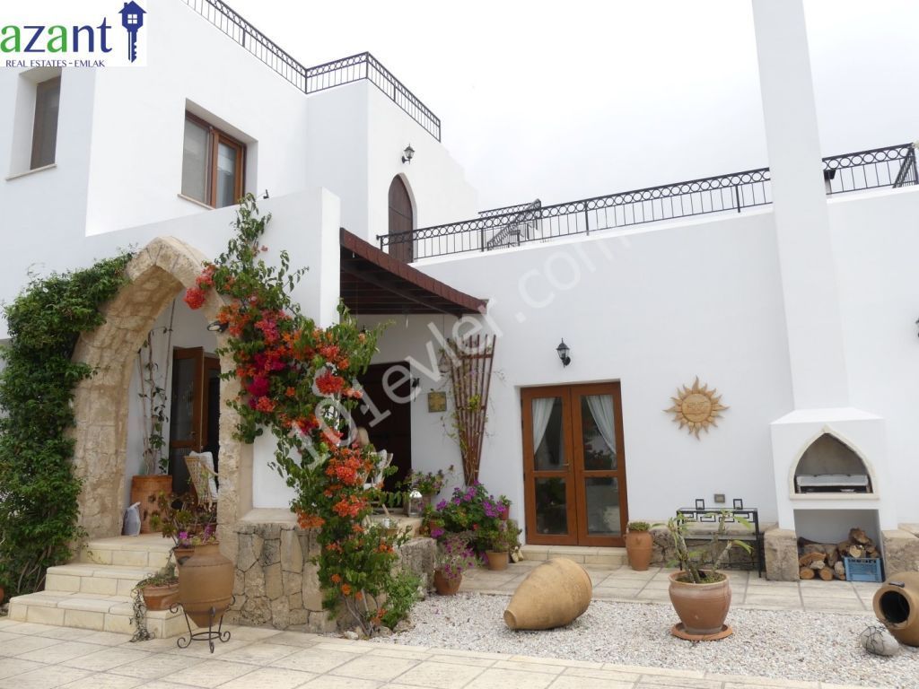 STUNNING 3 BEDROOM VILLA WITH POOL AND GARDEN