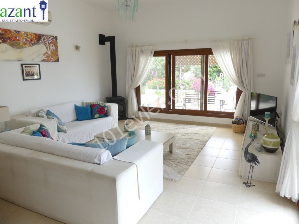 STUNNING 3 BEDROOM VILLA WITH POOL AND GARDEN