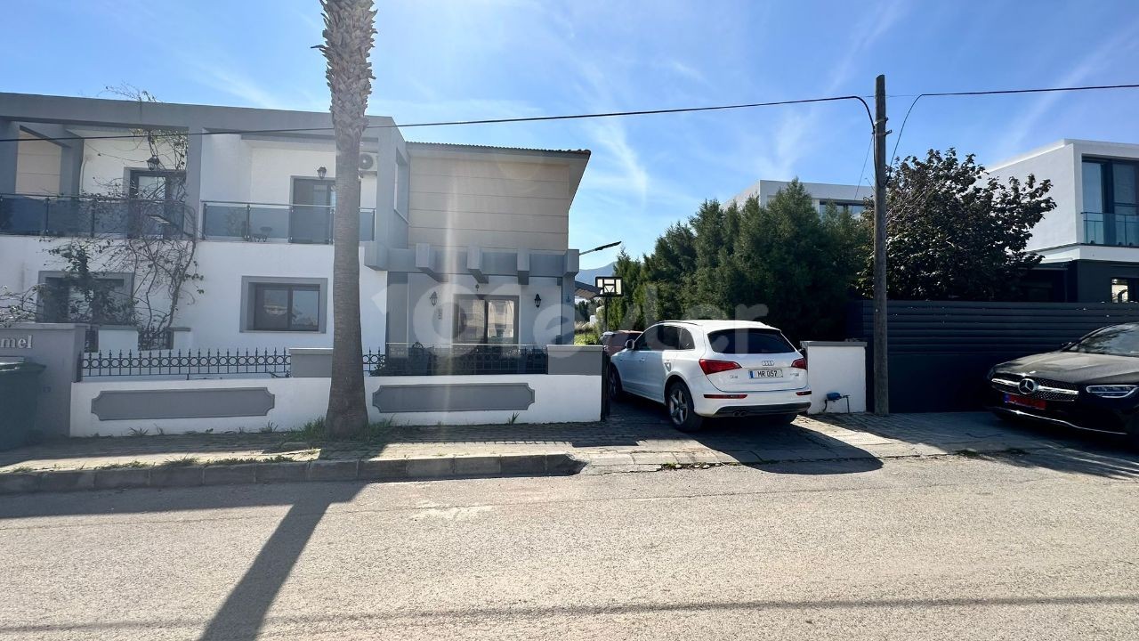 Girne Alsancak 4+1 Satılık İkiz Villa