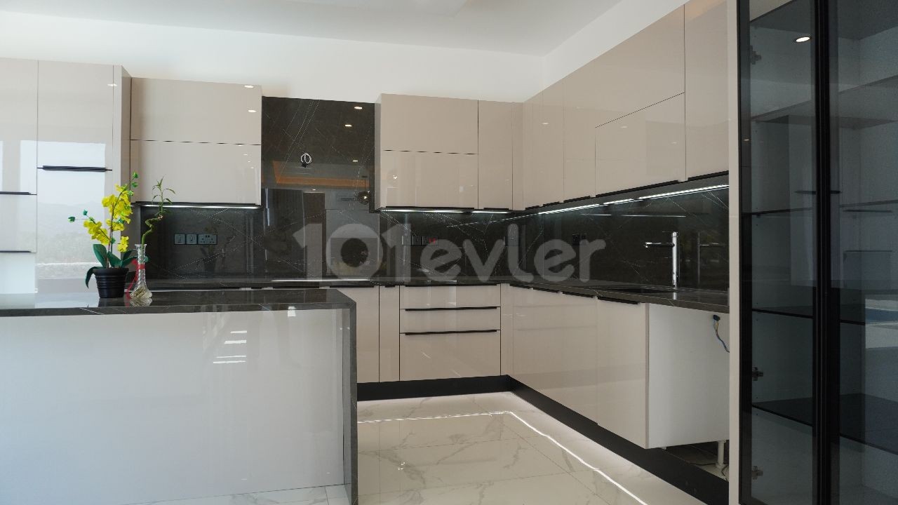 4+1 VILLA WITH PRIVATE POOL FOR SALE IN GIRNE KARSIYAKADA