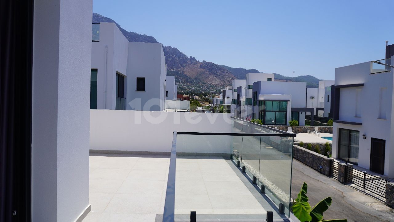 4+1 VILLA WITH PRIVATE POOL FOR SALE IN GIRNE KARSIYAKADA