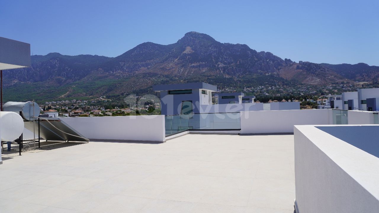 4+1 VILLA WITH PRIVATE POOL FOR SALE IN GIRNE KARSIYAKADA