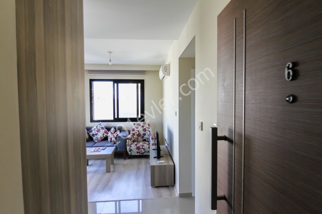 Girne merkezi konum 1+1 lüks full eşyalı daire