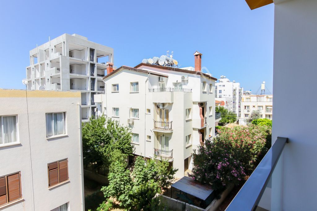 Girne merkezi konum 1+1 lüks full eşyalı daire