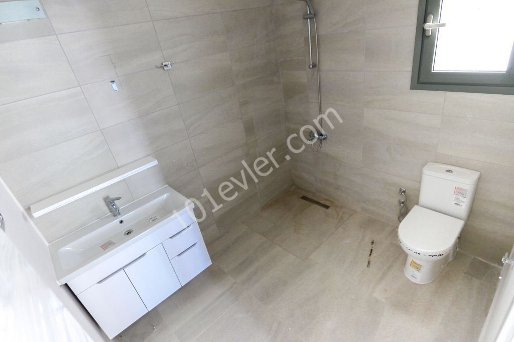 Flat To Rent in Alsancak, Kyrenia