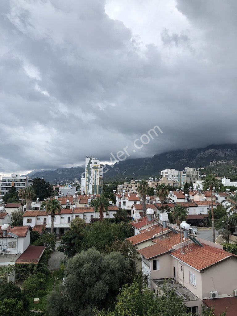 Flat To Rent in Girne Merkez, Kyrenia