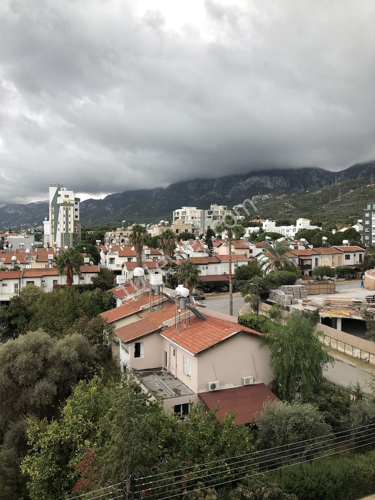 Flat To Rent in Girne Merkez, Kyrenia