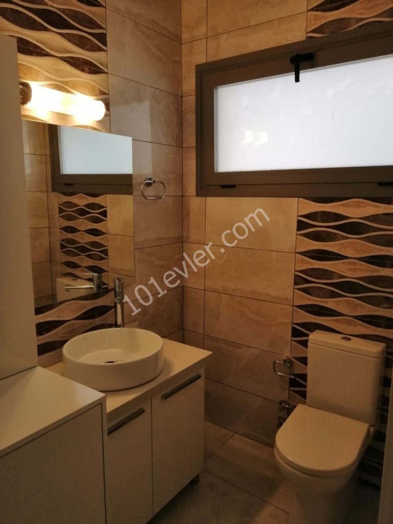 girne zeytinlikte mükemmel eşyalı 3+1 ful eşyalı villa 