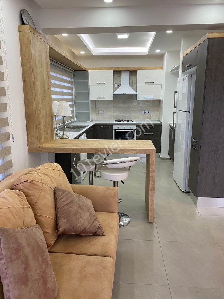 GİRNE MERKEZDE LÜX EŞYALI 2+1 PENTHOUSE