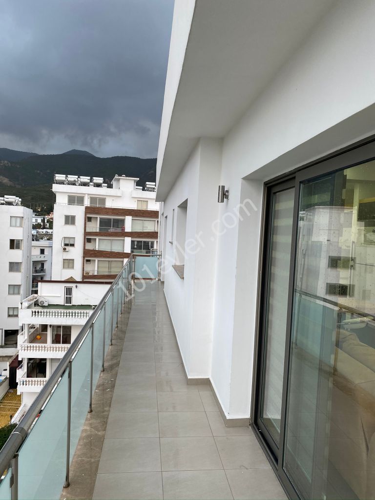 GİRNE MERKEZDE LÜX EŞYALI 2+1 PENTHOUSE