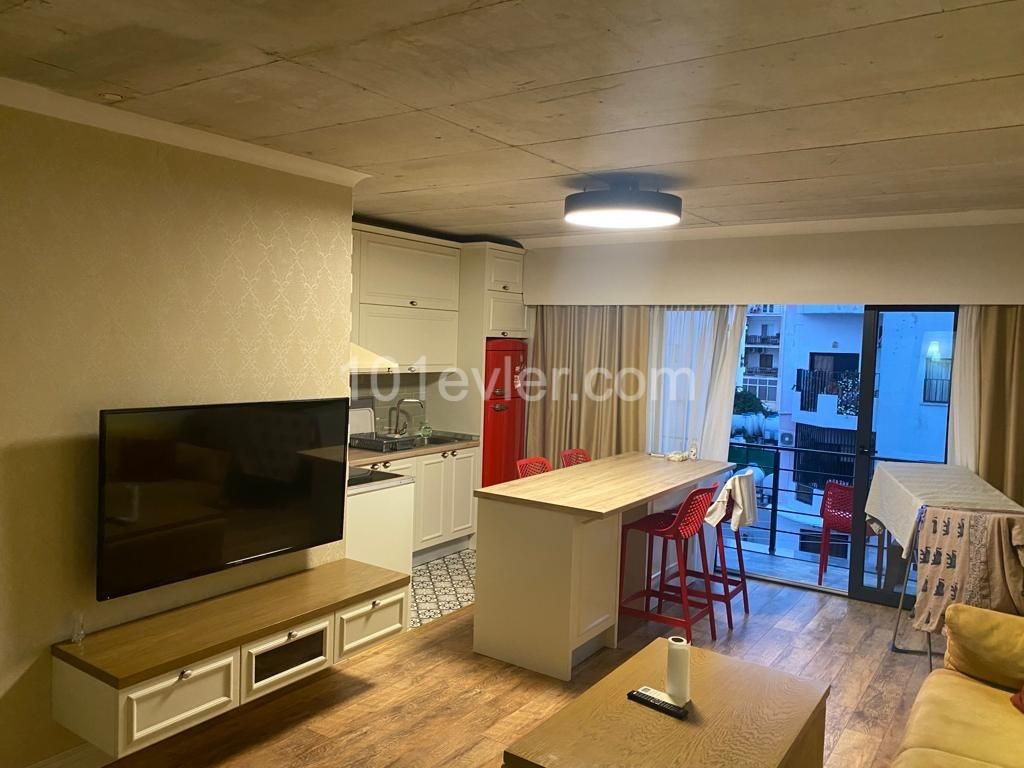 Girne Merkezde Lüx 1+1 Full Eşyalı Kiralık Daire