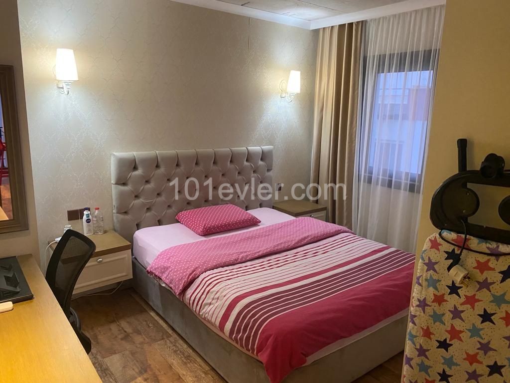 Girne Merkezde Lüx 1+1 Full Eşyalı Kiralık Daire