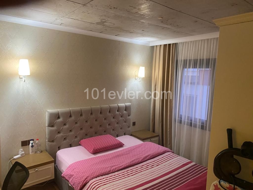 Girne Merkezde Lüx 1+1 Full Eşyalı Kiralık Daire