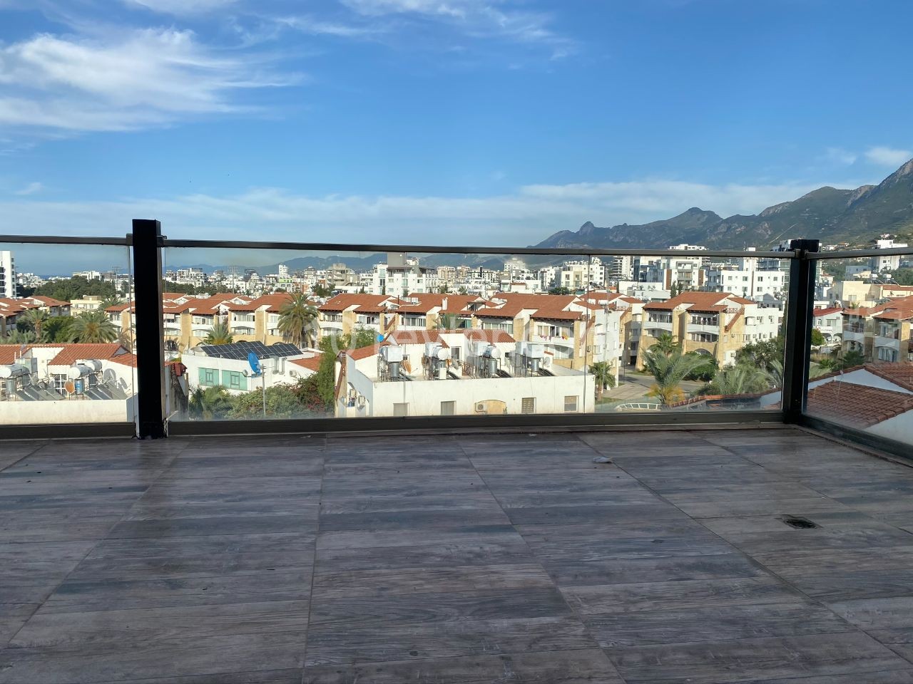 LUXURIOUS FURNISHED 2+1 PENTHOUSE IN THE CENTER OF KYRENIA ** 